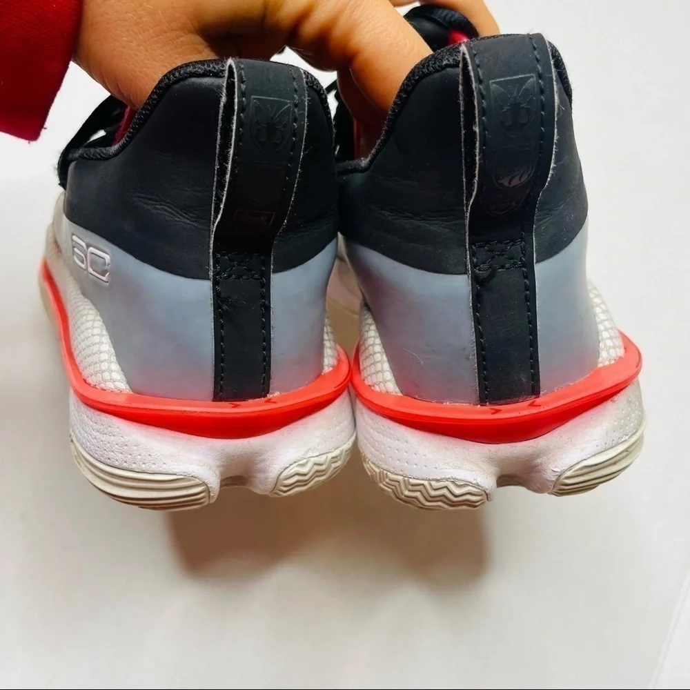 Under Armour Steph Curry HOVR Basketball Shoes